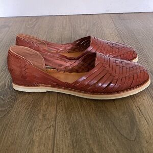 Bearpaw Silvia Women's Leather Huarache Sandal flats Sz 10 boho cottagecore